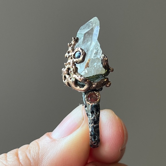 Crystal Point Black Statement Ring. Sz  6.5 - Picture 4 of 6